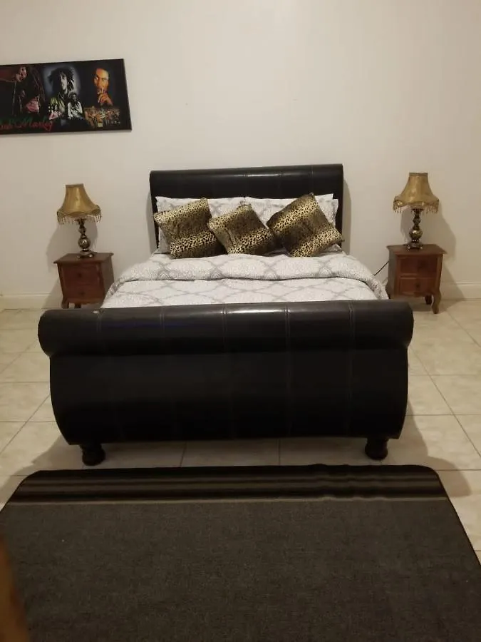 Homestay Mason Vista Apartment St Mary